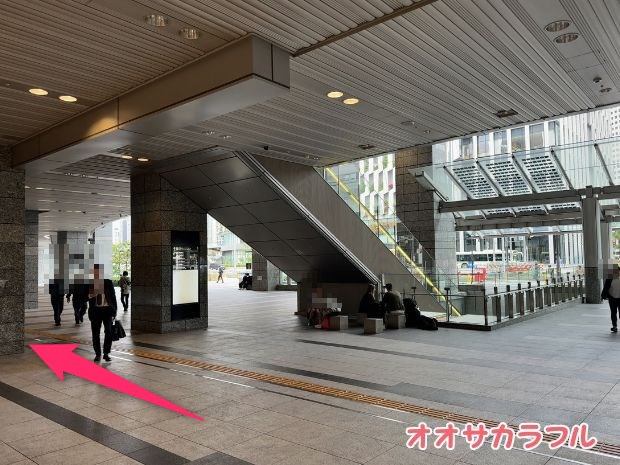 JR大阪駅から水の時計への道順